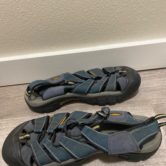 Keen Size 11.5 Men’s Blue Sandals. main image 6